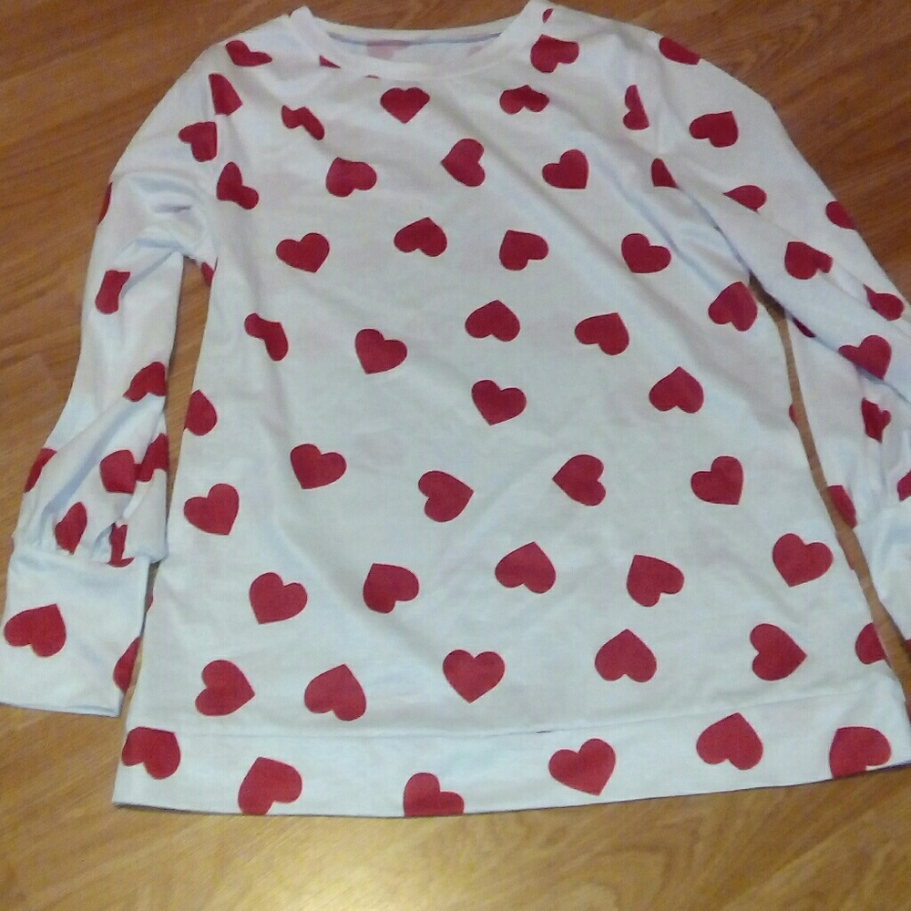 Nwot Heart's Long Sleeve Size M